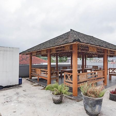 Reddoorz Near Lembang Park & Zoo 2 Hotel Buitenkant foto