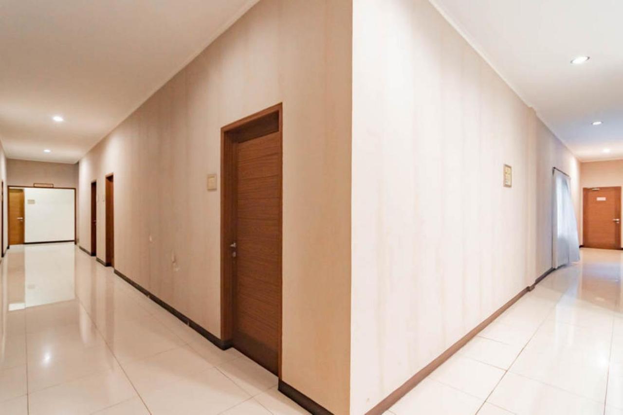 Reddoorz Near Lembang Park & Zoo 2 Hotel Buitenkant foto