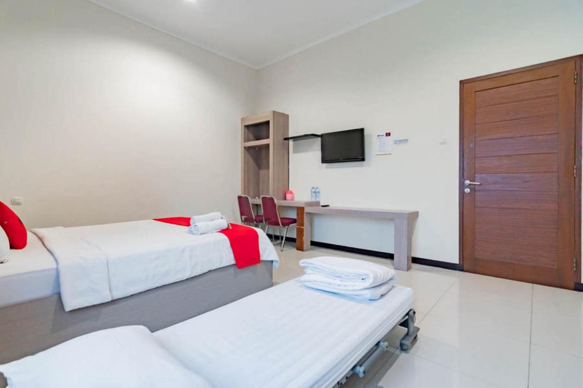 Reddoorz Near Lembang Park & Zoo 2 Hotel Buitenkant foto