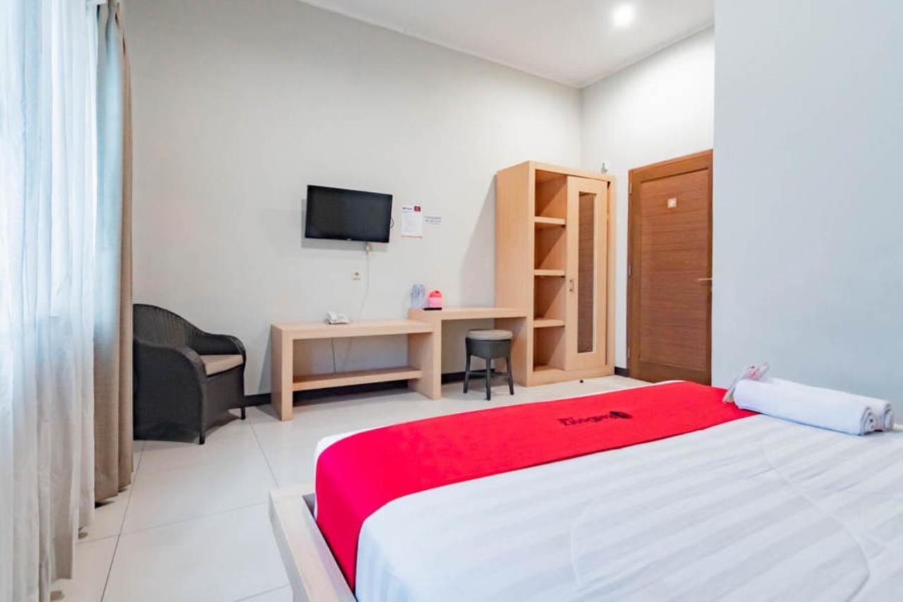 Reddoorz Near Lembang Park & Zoo 2 Hotel Buitenkant foto