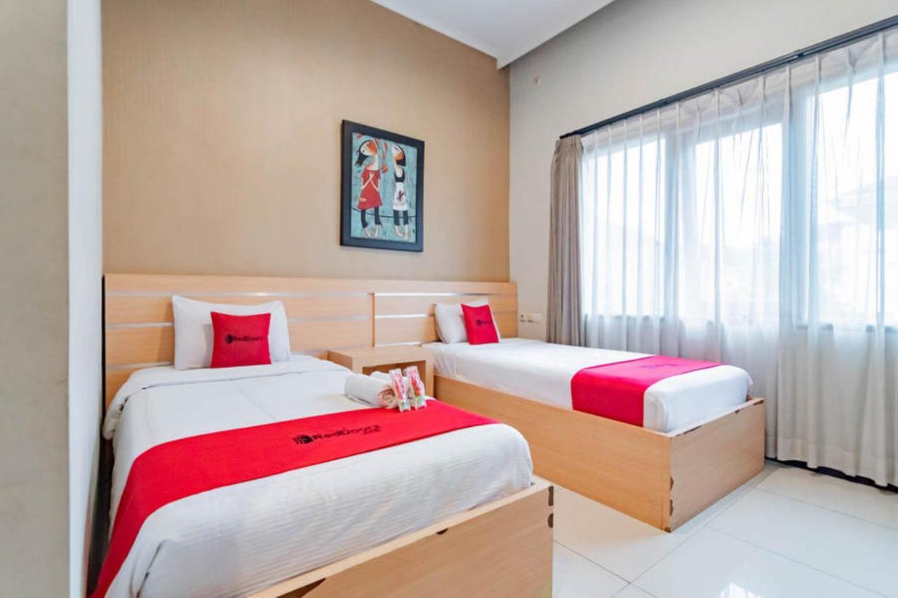 Reddoorz Near Lembang Park & Zoo 2 Hotel Buitenkant foto