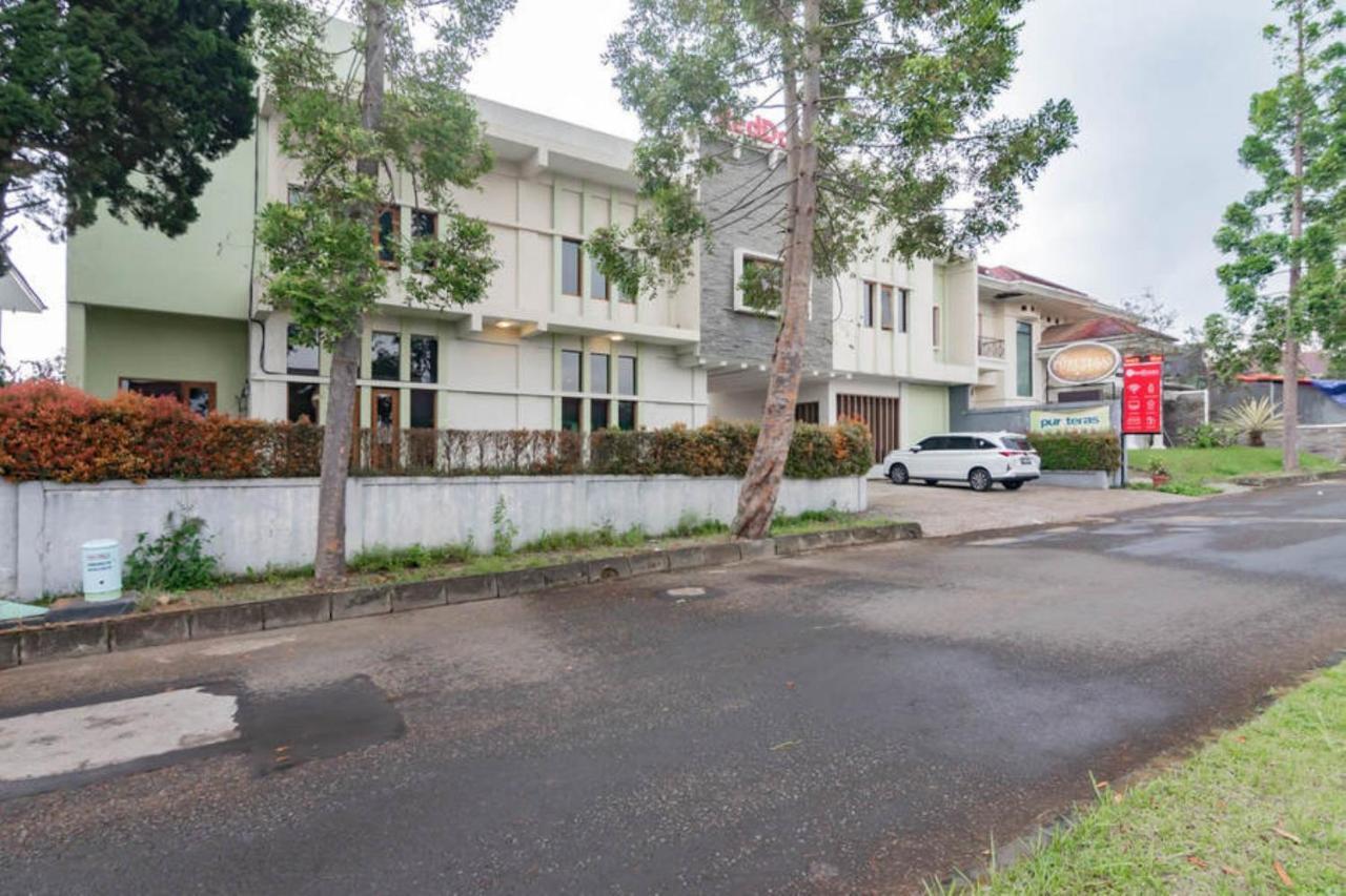 Reddoorz Near Lembang Park & Zoo 2 Hotel Buitenkant foto