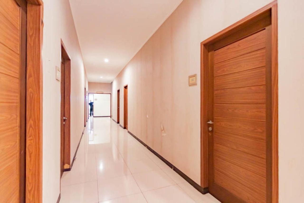Reddoorz Near Lembang Park & Zoo 2 Hotel Buitenkant foto