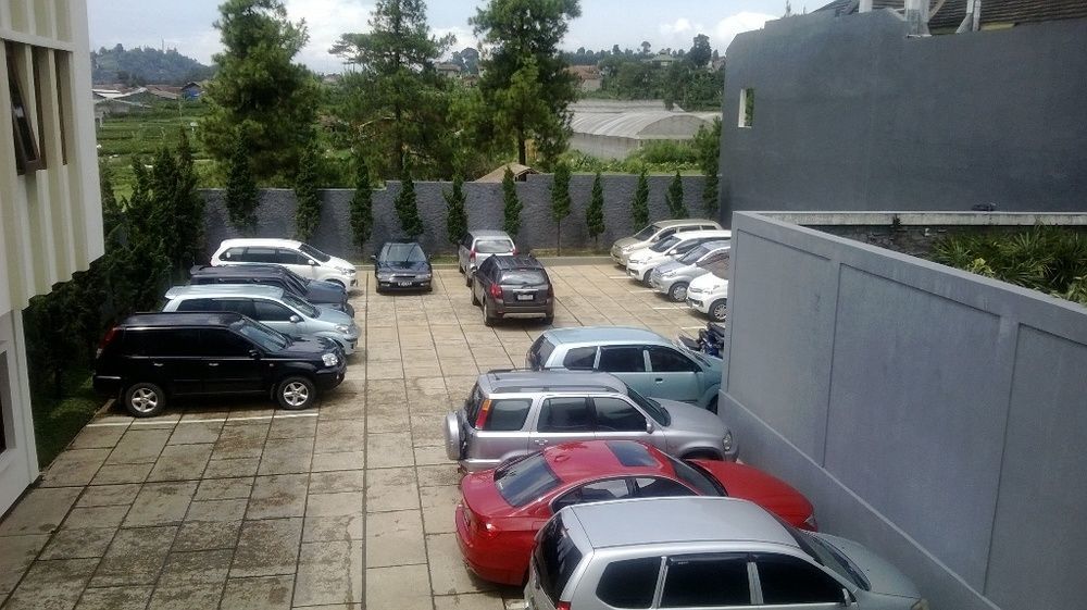 Reddoorz Near Lembang Park & Zoo 2 Hotel Buitenkant foto